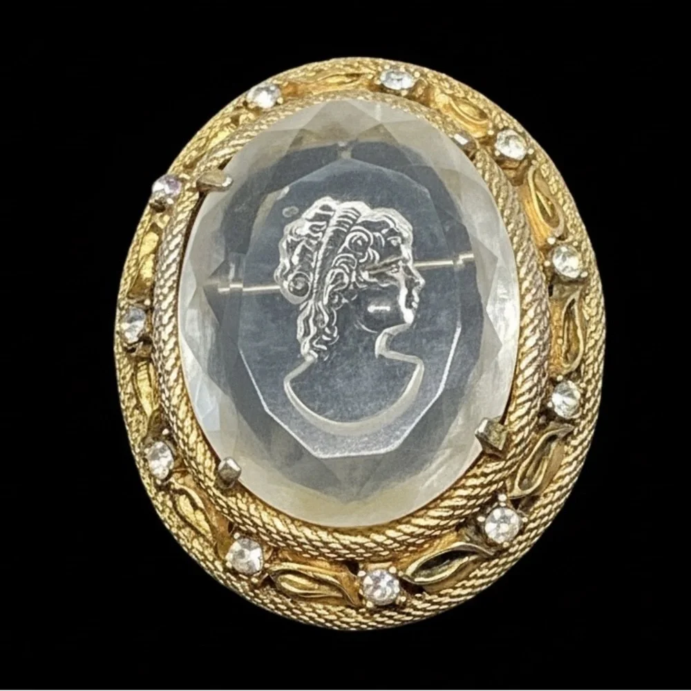 Vintage Lucite Intaglio Cameo Brooch Classical Lady Rhinestone Gold Tone